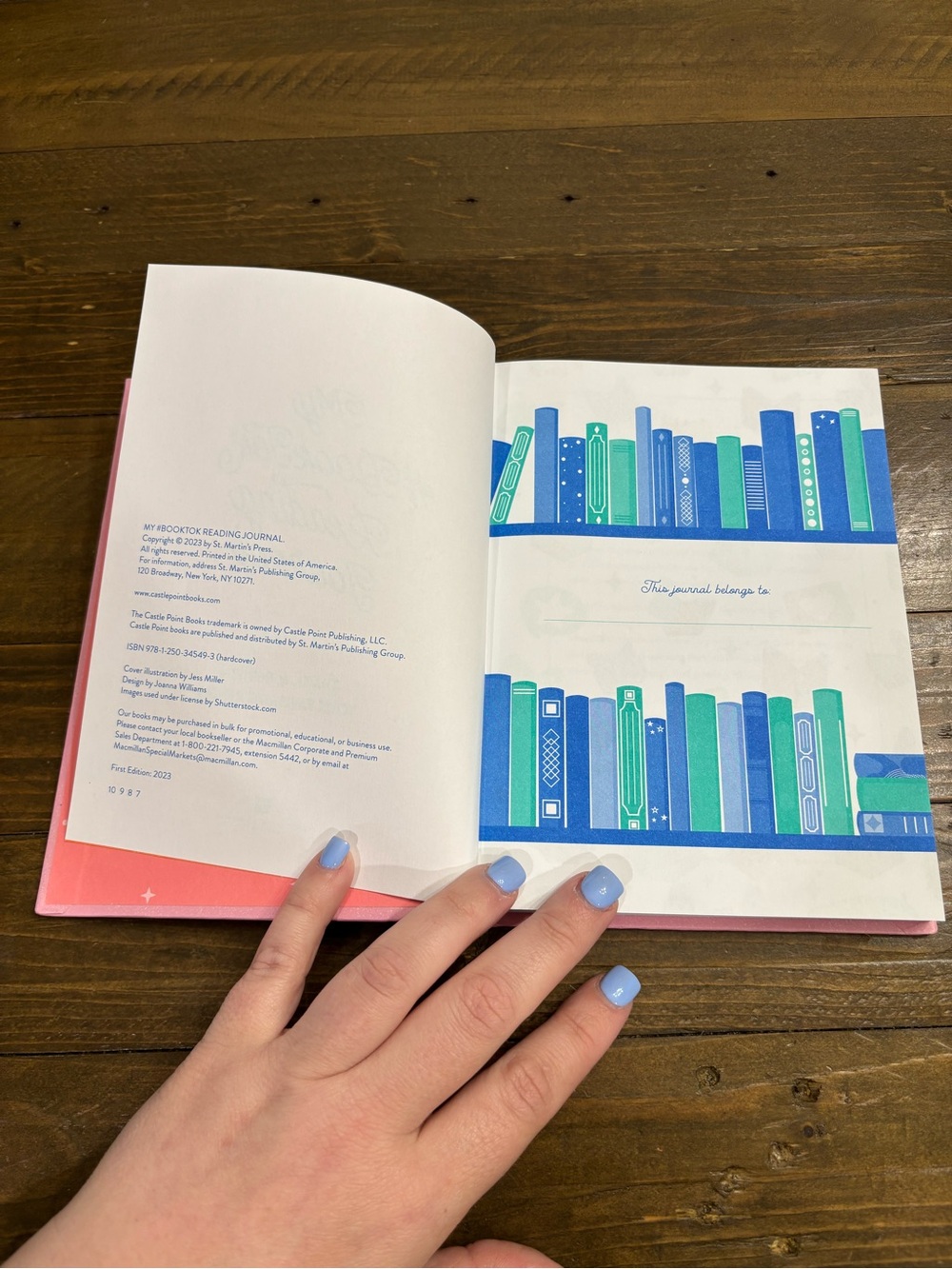 Pink #BookTok Reading Journal - Track & Review Your Favorite Reads - Picture 4 of 6